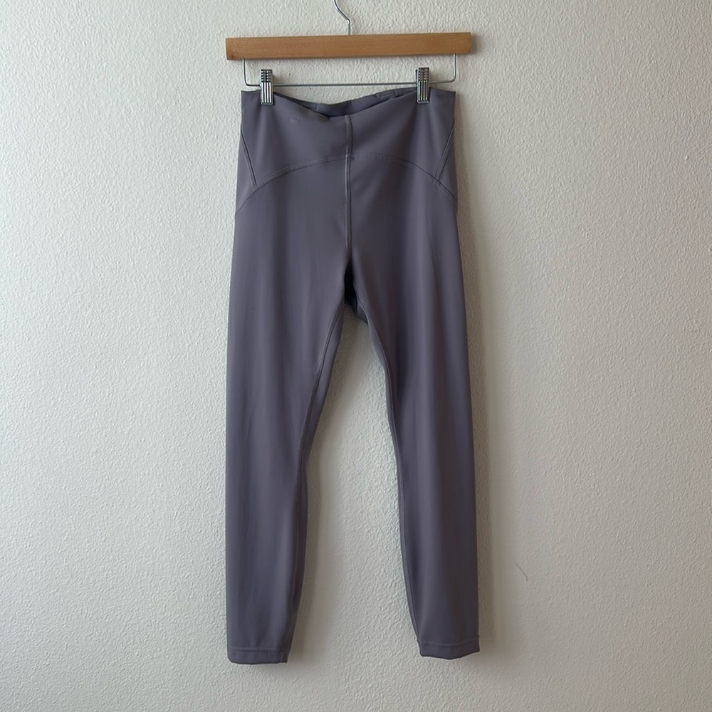 Lululemon Size 8 Leggings purples